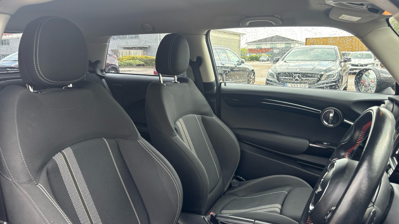 MINI Hatchback 2.0 Cooper S 3dr Auto Petrol Hatchback